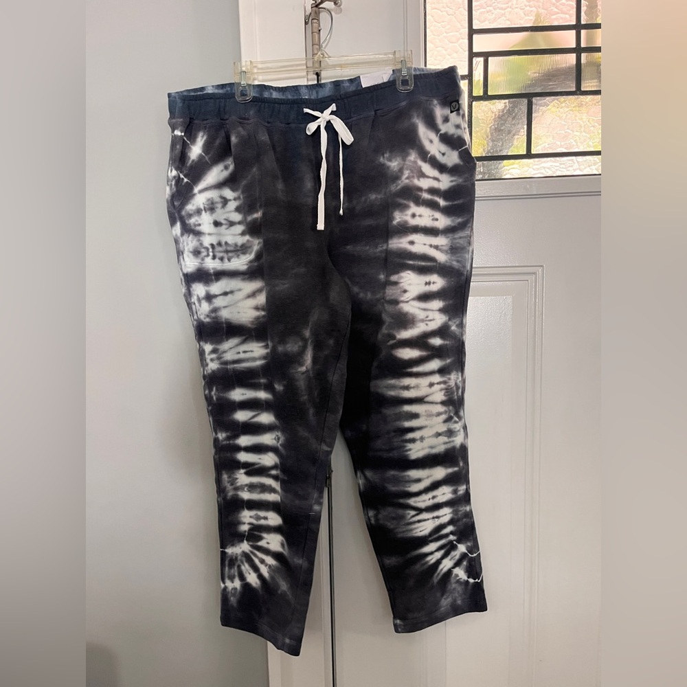 NWT LIVI Tie-Dye JOGGERS SZ 18/20